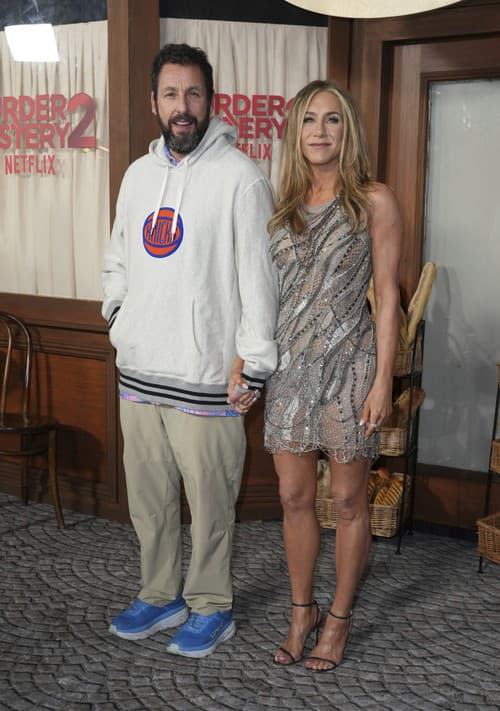 Jennifer Aniston má 54,