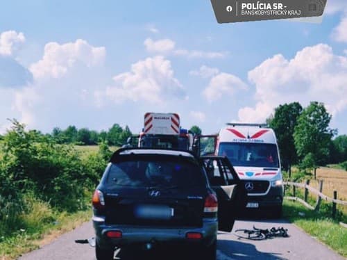 34-ročný muž v Ábelovej pri Lučenci zrazil dvoch cyklistov. Obaja na mieste zomreli.