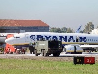 Lietadlo spoločnosti Ryanair Boeing 737-800 zišlo dnes z pristávacej dráhy na rímskom letisku Ciampino