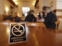 Srbsko vo štvrtok zaviedlo prísne protifajčiarske opatrenia zamerané na obmedzenie tohto zlozvyku v krajine, kde fajčí každý tretí dospelý.