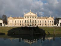 Villa Pisani – dóžov palác na skok od Benátok ukrýva obrovské bludisko aj záchod Napoleona