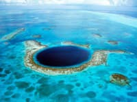 Oko mora: Najhlbšia podmorská diera sveta je pri Belize