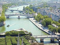 Paríž umožní od roku 2025 verejnosti zaplávať si v Seine