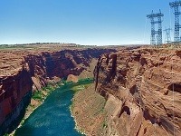 Glen Canyon Dam v Arizone, USA