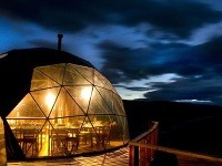 Ekologické bunky EcoCamp v Patagónii sa pýšia nielen komfortným zariadením, ale tiež chytrým energetickým riešením.