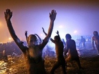 Hinduistická púť Kumbh Mela, India