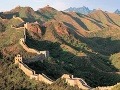 Veľký čínsky múr je fascinujúca stavba, dlhá vyše 6 000 kilometrov.