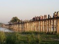 Celodrevený most U Bein v Mjanmarsku 