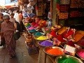 Trh počas festivalu Holi, India