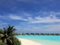 Scenérie ostrovčekov atolu Laamu berú dych, Maldivy