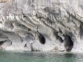 Mramorová jaskyňa na jazere