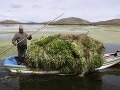 Jazero Titicaca pripomína smetisko