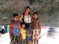 Mjanmarské deti s pomaľovanými