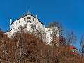 Ľupčiansky hrad nad obcou