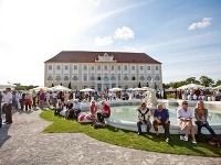Cezhraničný festival pôžitku na zámku Schloss Hof, Rakúsko