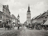 Na starých pohľadniciach