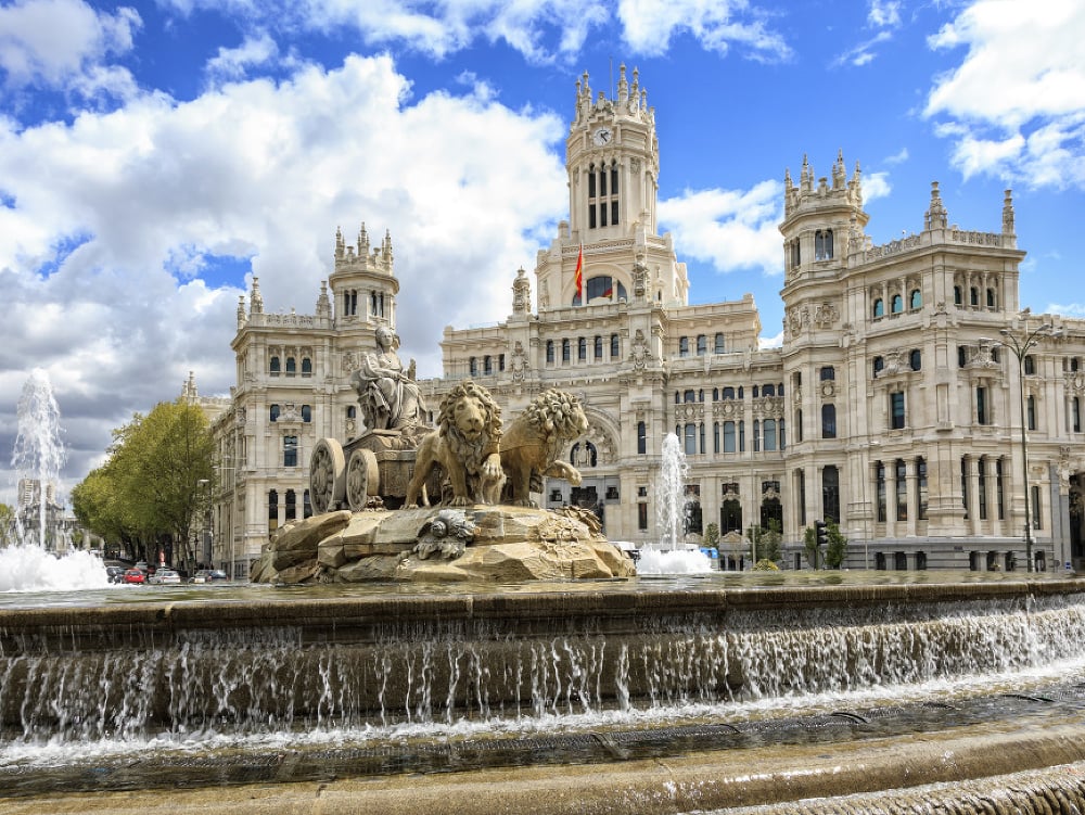  Fuente de Cibeles v Madride