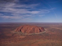 So svojimi rozmermi je Uluru impozantné i z výšky, Austrália