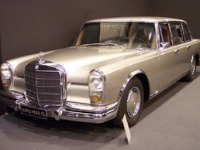 EXTRA Vydražili luxusný mercedes