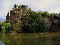 Sibylin chrám v parku Parc des Buttes Chaumont, Paríž, Francúzsko