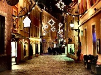 Nedaľeko bratislavy sa v mestečku Baden koná beh čertov. Ide skutočne o strašidelnú tradíciu. Adventné trhy Dolného Rakúska