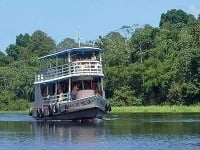 V Amazónii v posledných rokoch kvitne eko turistika, bránou do pralesa obvykle býva mesto Manaus.