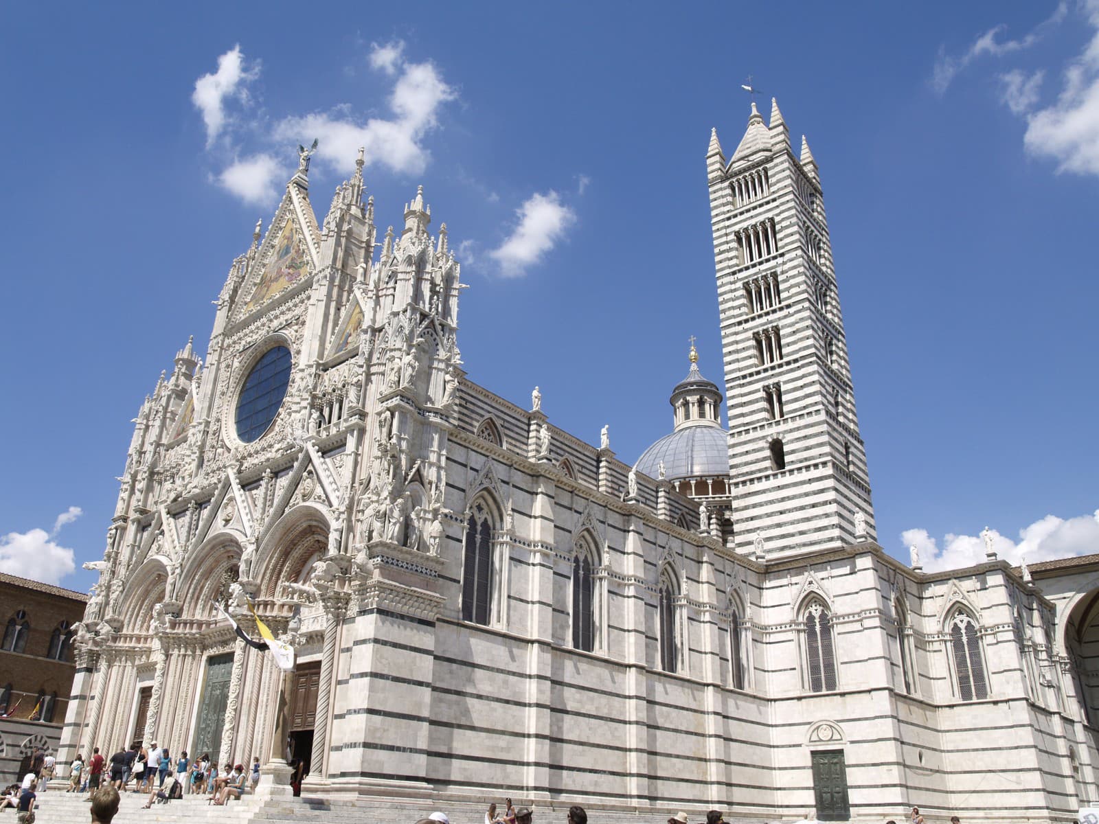 Скандал выгнал артиста из