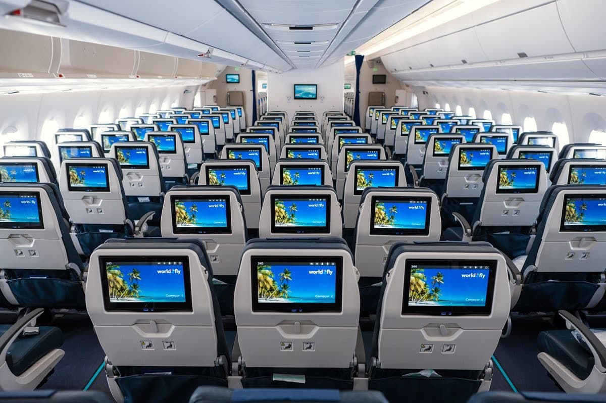 Interiér lietadla Airbus A350-900 spoločnosti World2fly