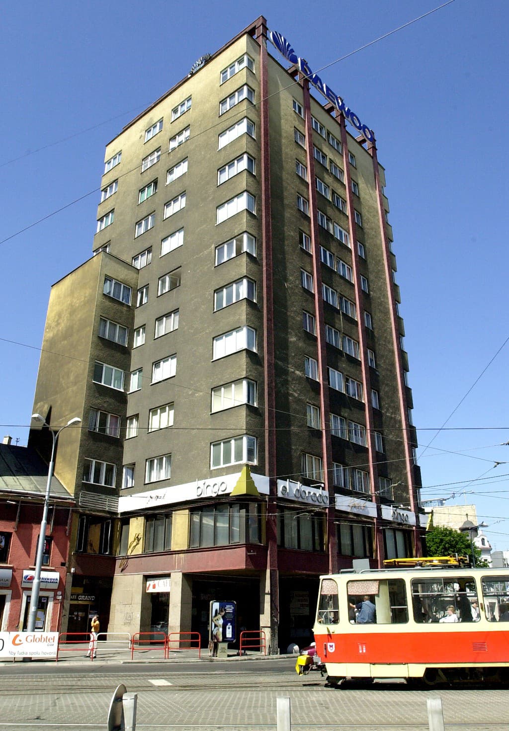 Manderla v roku 2000