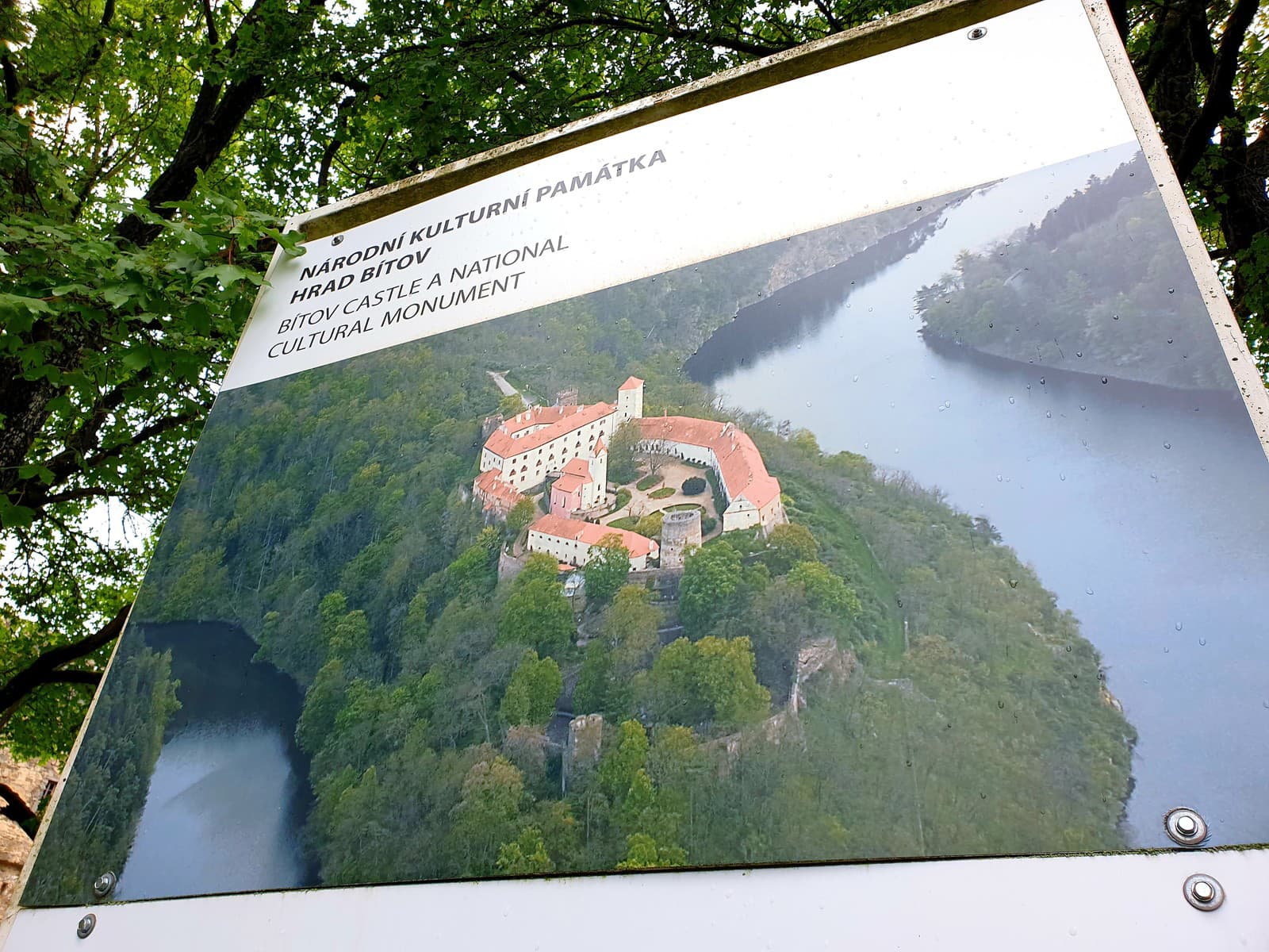 Múry moravského hradu ukrývajú