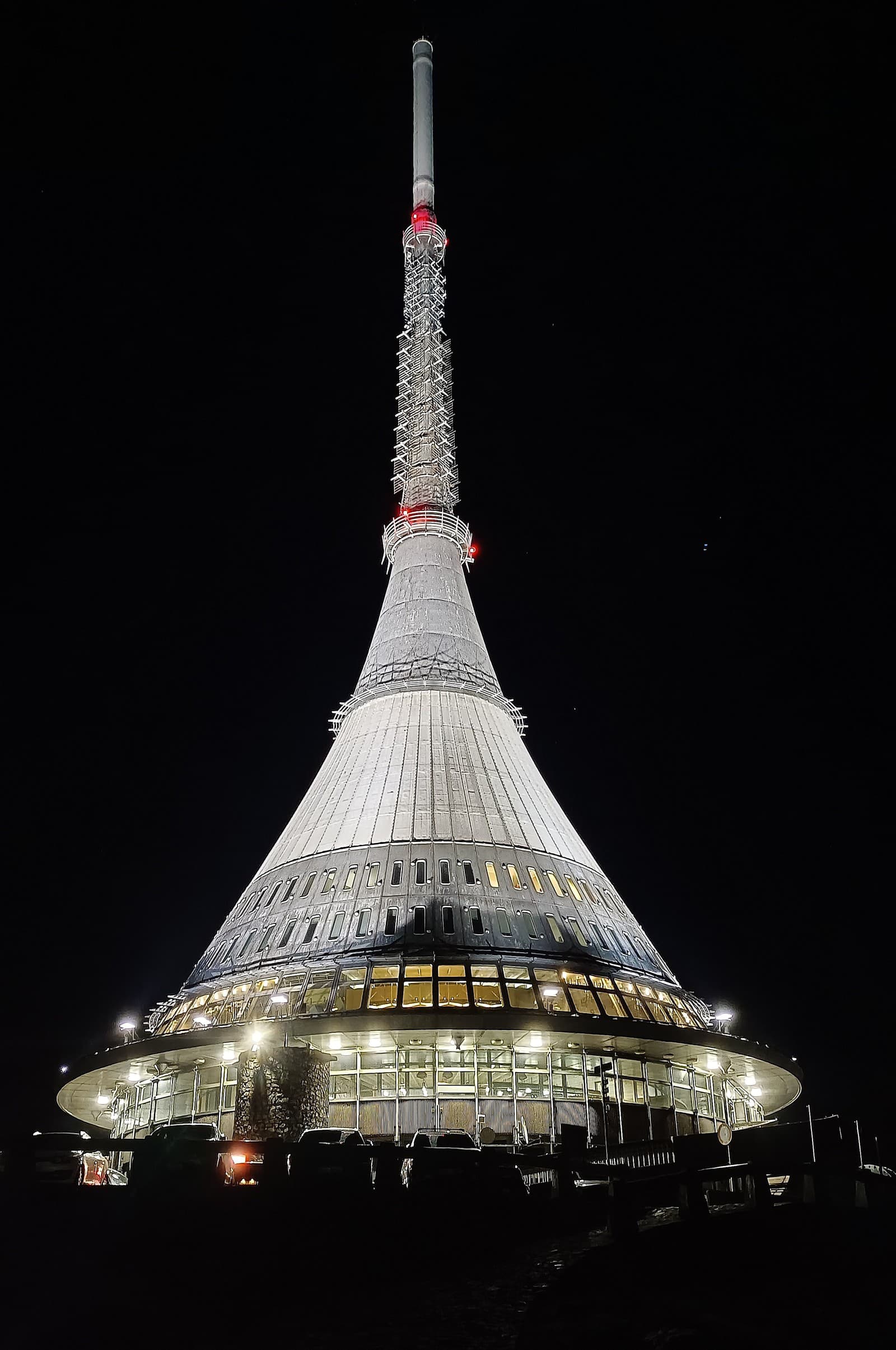 Hotel z inej galaxie: