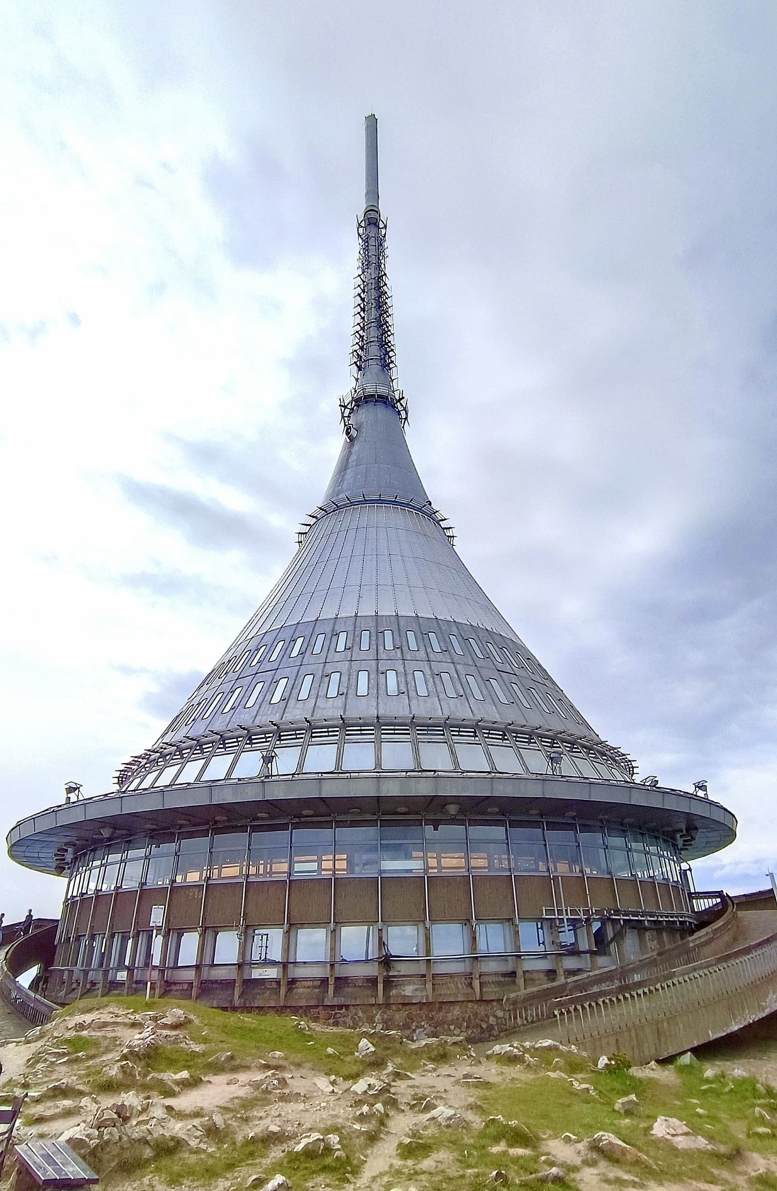 Hotel z inej galaxie: