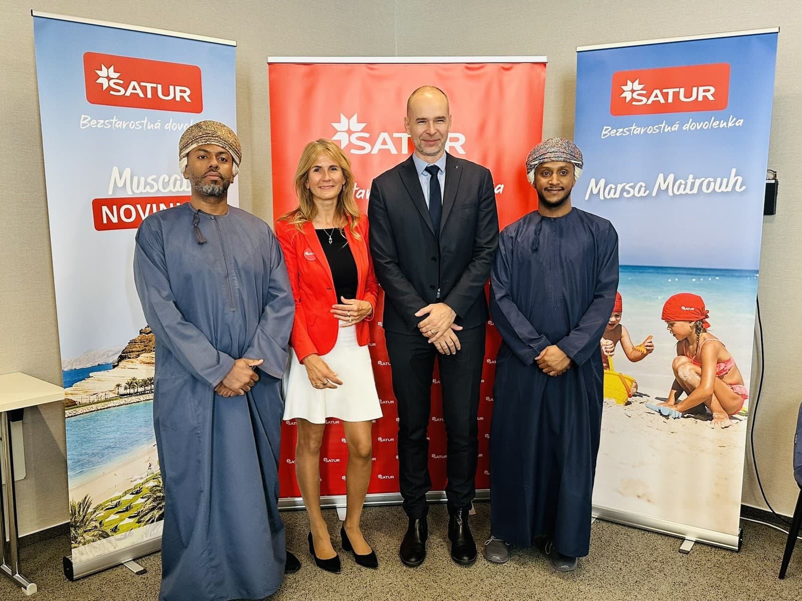 Hamed Al Ghafri (obchodný manažér Shangri-la Muscat), Eleonóra Fedorová (generálna riaditeľka CK Satur), Dušan Novota (predseda predstavenstva a generálny riaditeľ letiska M. R. Štefánika v Bratislave), Ismail Al Rashdi (obchodný manažér Millenium Resort Salalah)