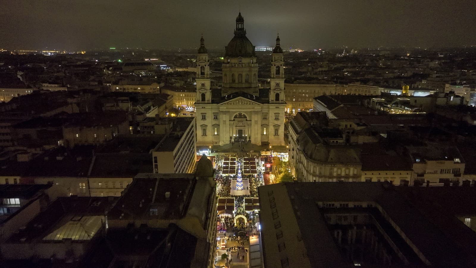 Veľký prehľad vianočných trhov v Maďarsku: Prvé otvárajú už tento ...