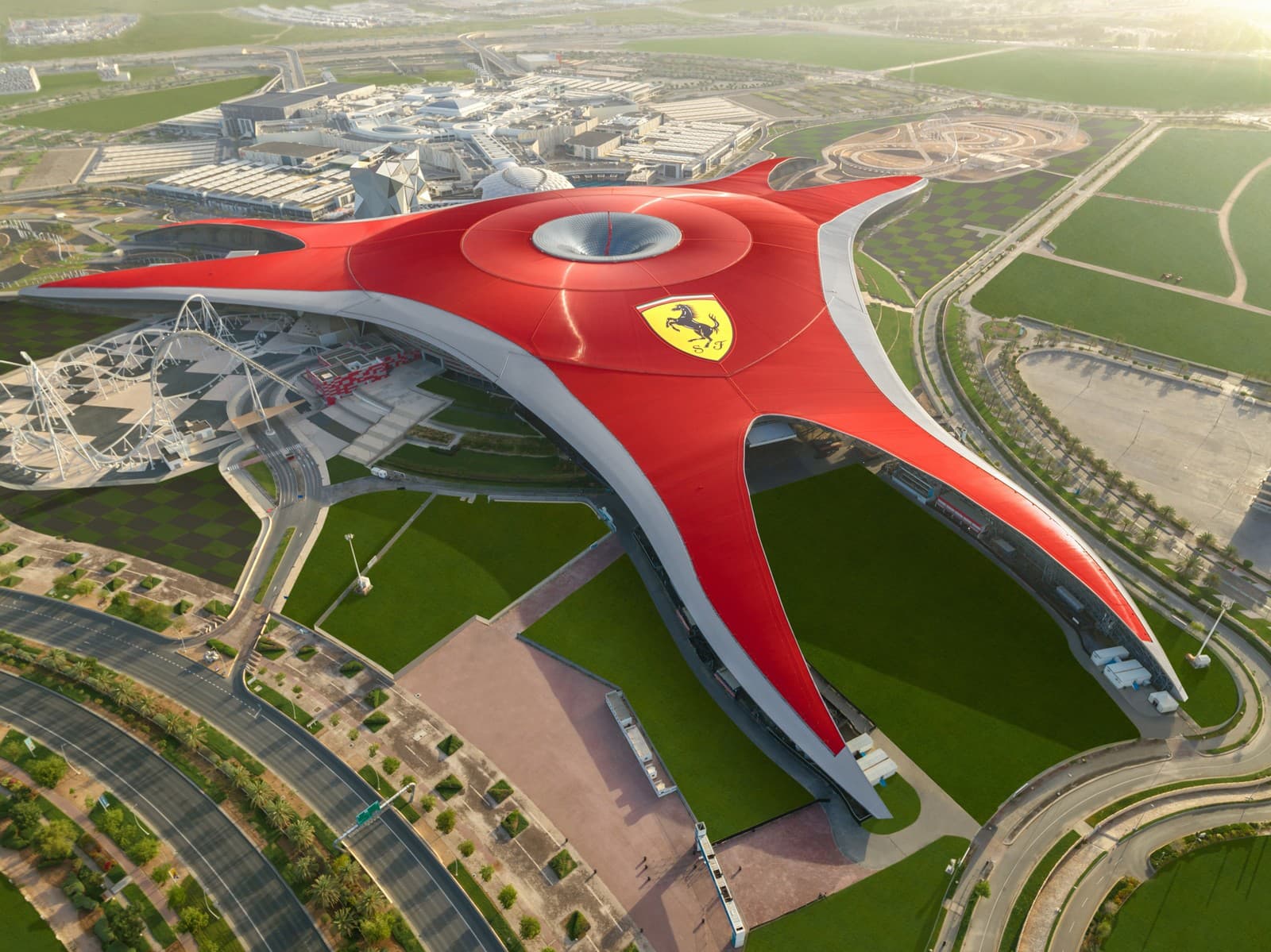 Откройте для себя мир Ferrari: смешно Откройте для себя мир Ferrari: смешно