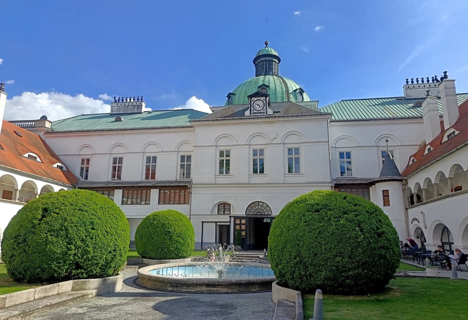 Topoľčiansky kaštieľ