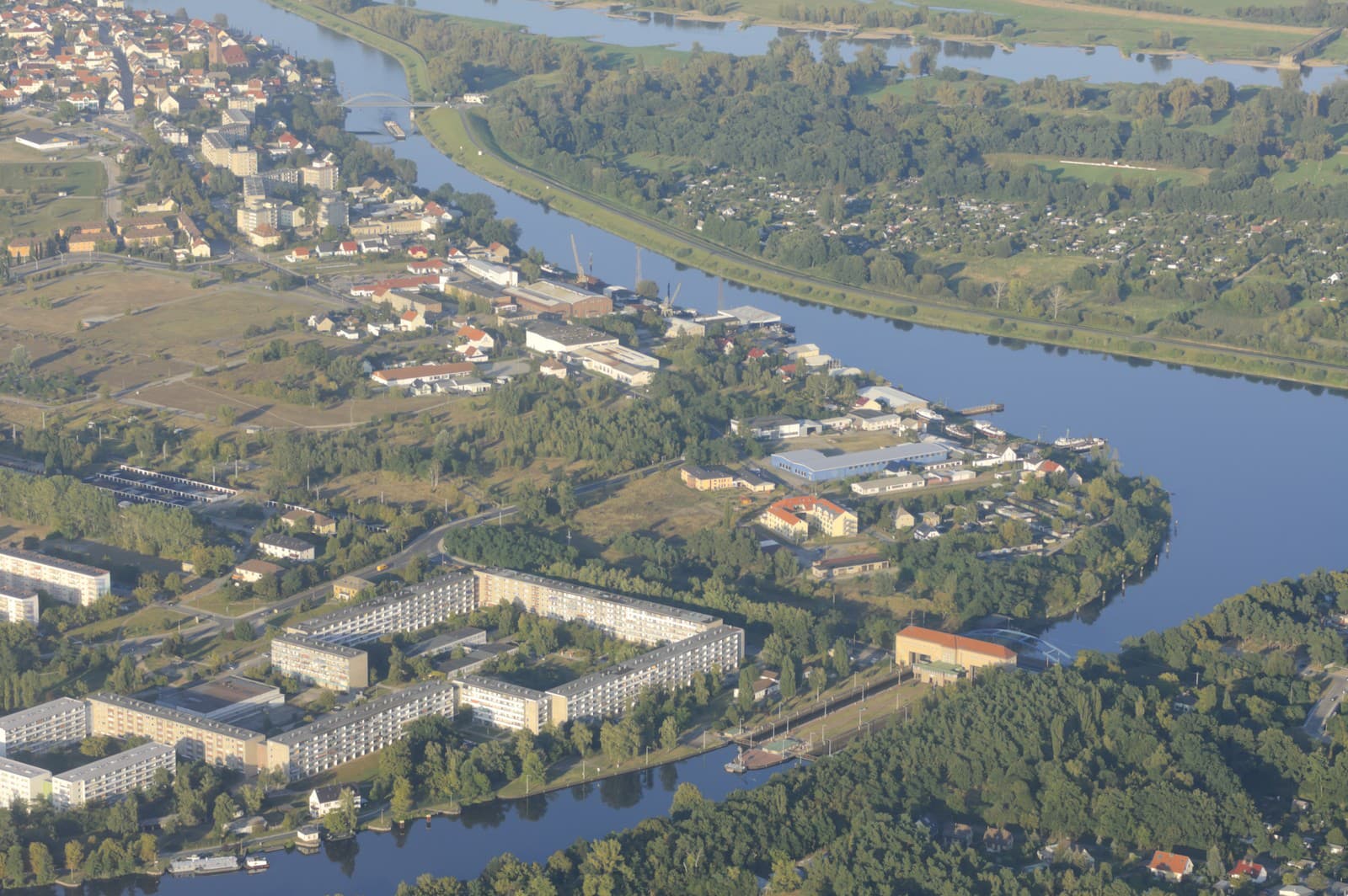 Vzorové socialistické mesto oslavuje