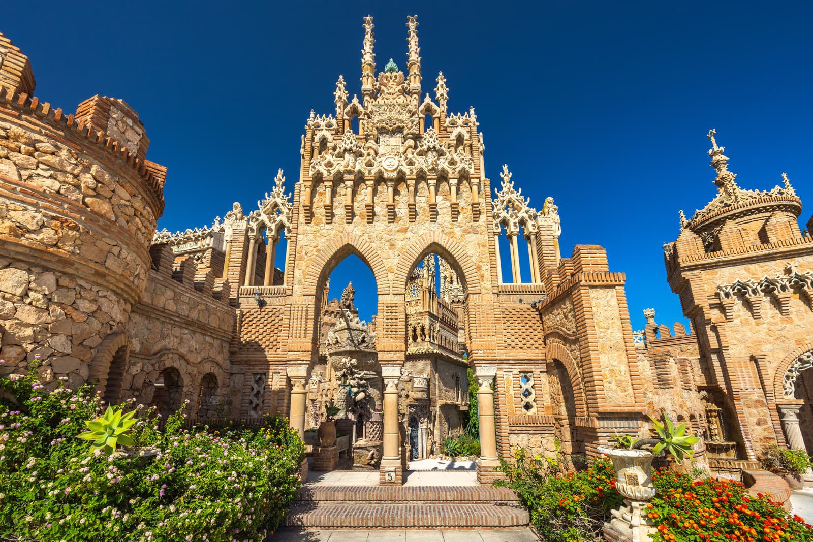 Замок Кастильо де Коломарес