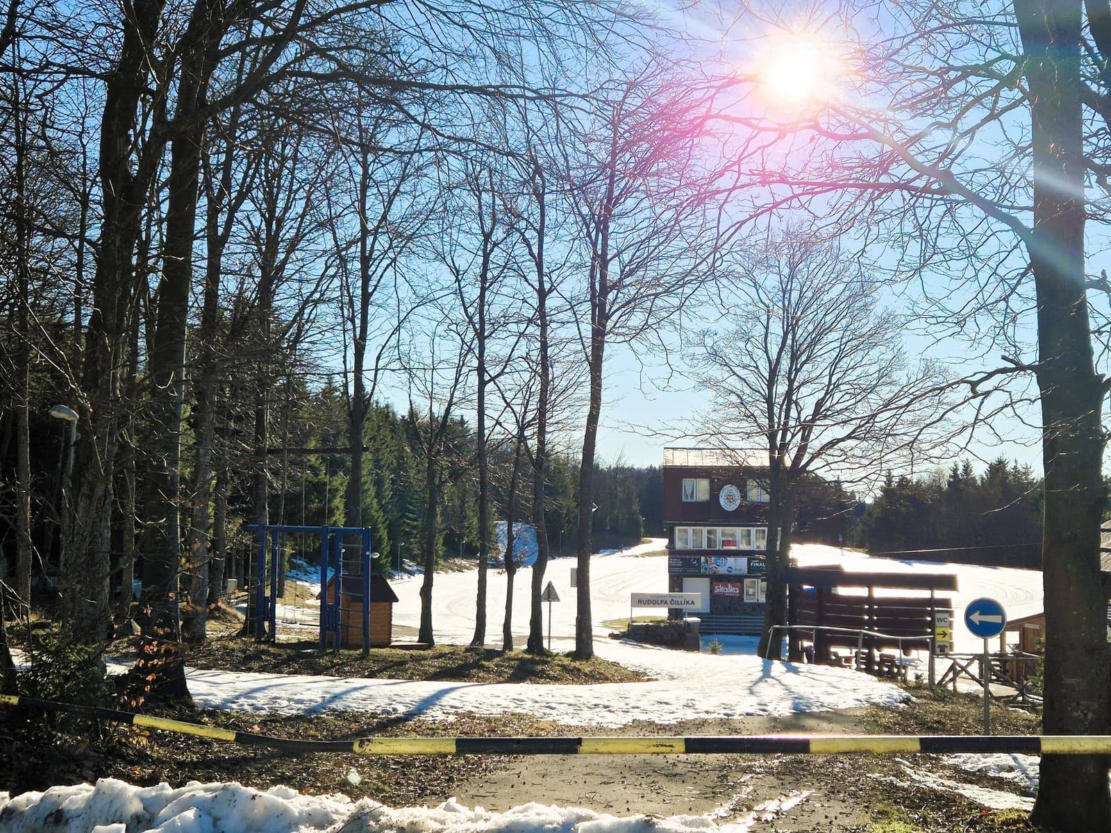 Рядом с Добшинской ледяной пещерой