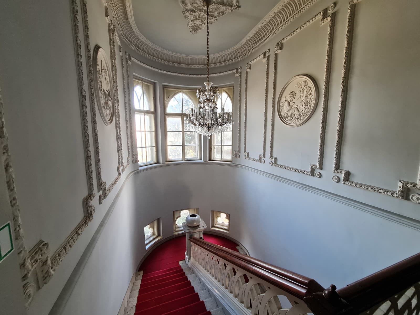 Лестница во дворце Иакова Лестница во дворце Иакова