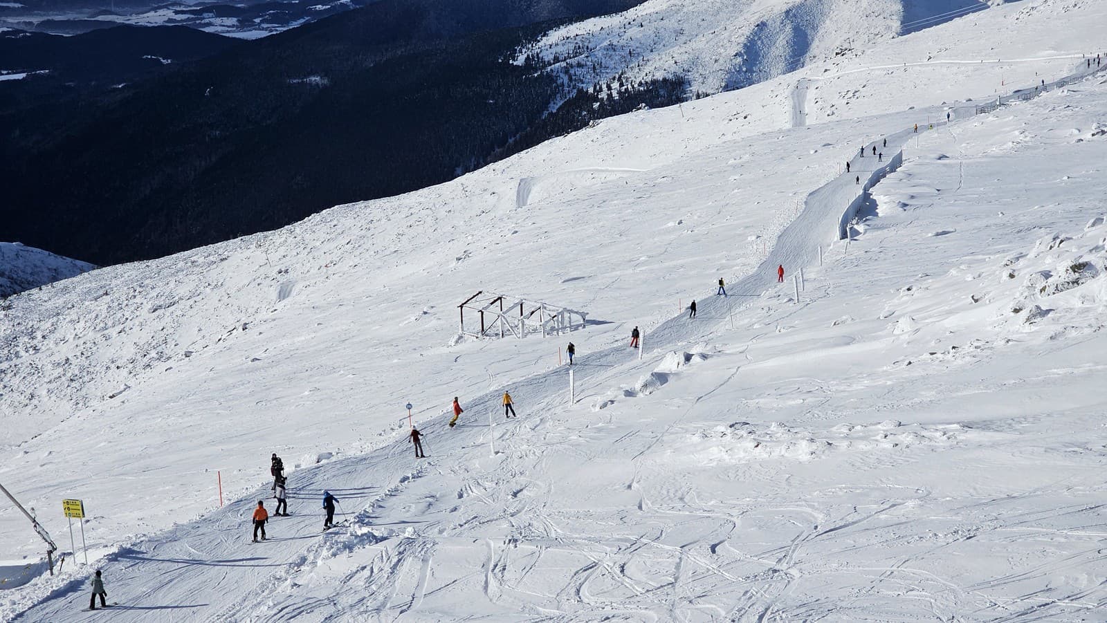Лыжники на южном склоне Чопки