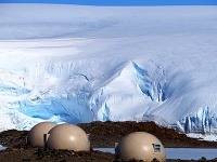 Hotel White Desert