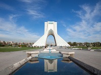 Azadi Monument je dominantou Teheránu a všimnúť si ho musí každý návštevník krajiny.