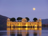 Vodný palác Jal Mahal: Nádherné miesto bujarých večierkov