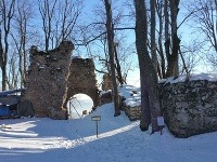 Muránsky hrad ľudia navštevujú aj v zimnom období