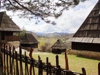 Skanzen Sirogojno, Srbsko