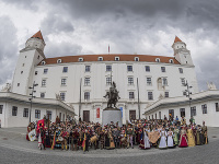 V Bratislave sa v nedeľu 24. júna 2018 uskutočnil Korunovačný sprievod Maximiliána II. Habsburského ako spomienka na prvú korunováciu v Bratislave. Trasa viedla z Bratislavského hradu na Hlavné námestie.