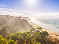 Pláž Falesia, Algarve, Portugalsko