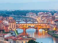 Rieka Arno je jednou z dominánt Florencie.