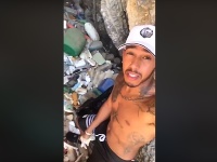 Lewis Hamilton vyzval ľudí Lewis Hamilton vyzval ľudí
